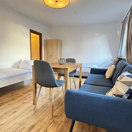 Studio-Apartments Fuer Monteure & Businessgaeste Zentral In Neumünster Extérieur photo